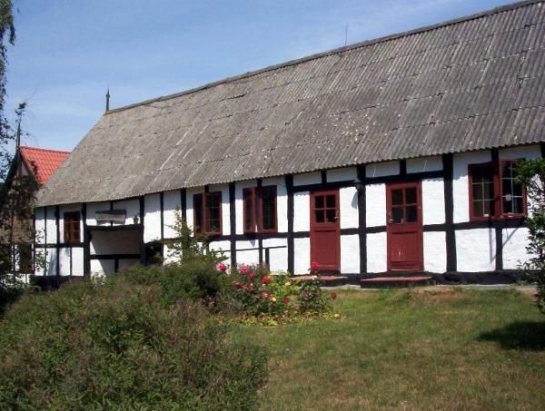 b100_2844.jpg